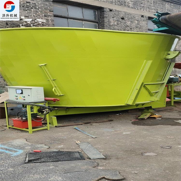 2、我想買一輛奶牛飼料攪拌車。哪個(gè)更好？